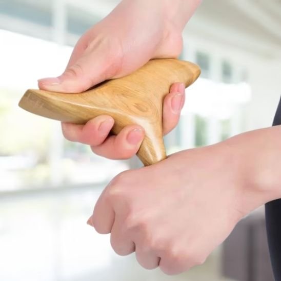 Gua_Sha_Bois_précieux_cou_jointure