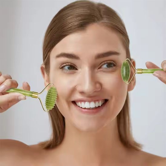 Gua_sha_visage_jade_naturel_Lisse_&_Picots