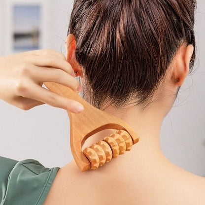 Rouleau-de-massage-bois- nuque