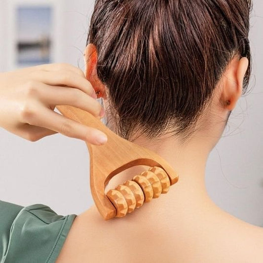 Rouleau-de-massage-bois- nuque